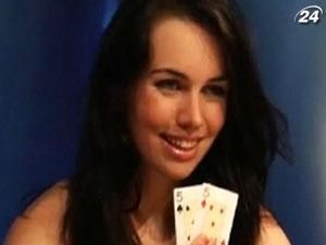 Лив Бори - красивая покеристка