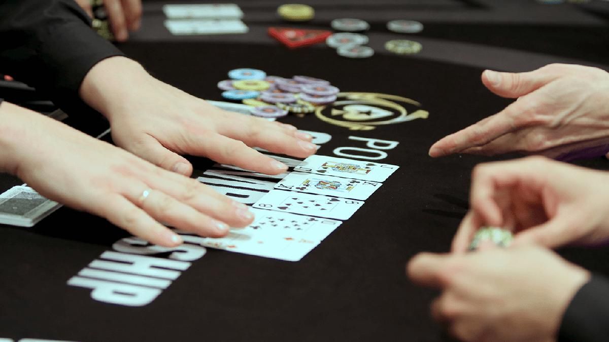 Гра цифр: вірогідності зібрати покерні комбінації
