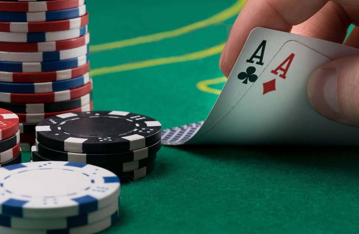 Как научиться играть и побеждать в покере