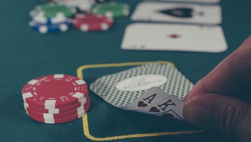 Школа покеру: простий спосіб оцінки стартових рук