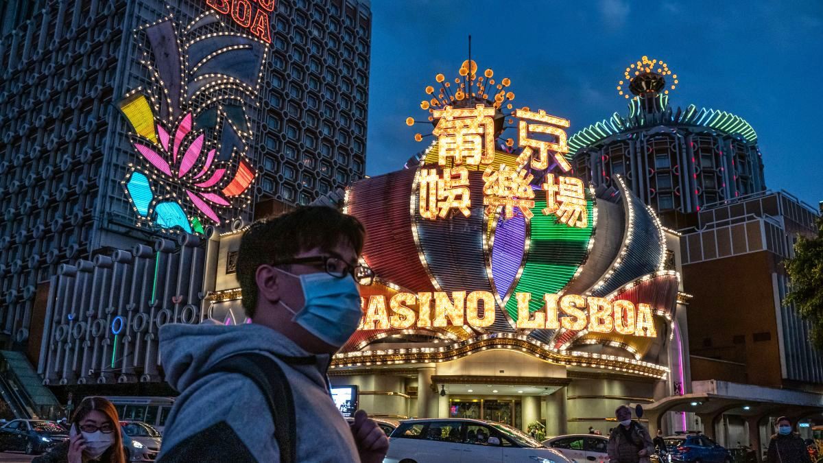 Коронавірус розоряє покерний бізнес в Макао