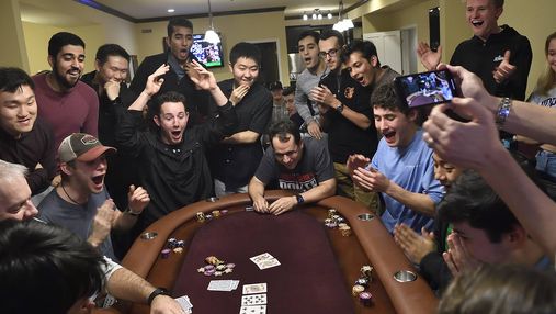 Курс покеру встановив рекорд американського університету