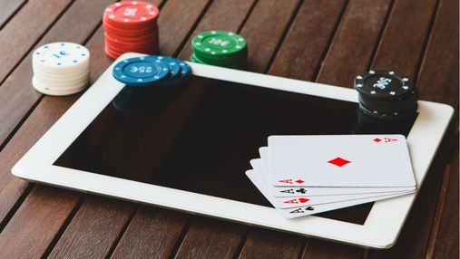 Первые шаги в покере: как найти свою "коронку" и заработать
