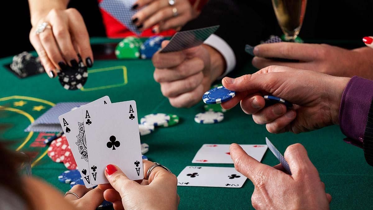 Коллективная "слепая" ставка: анте в покере