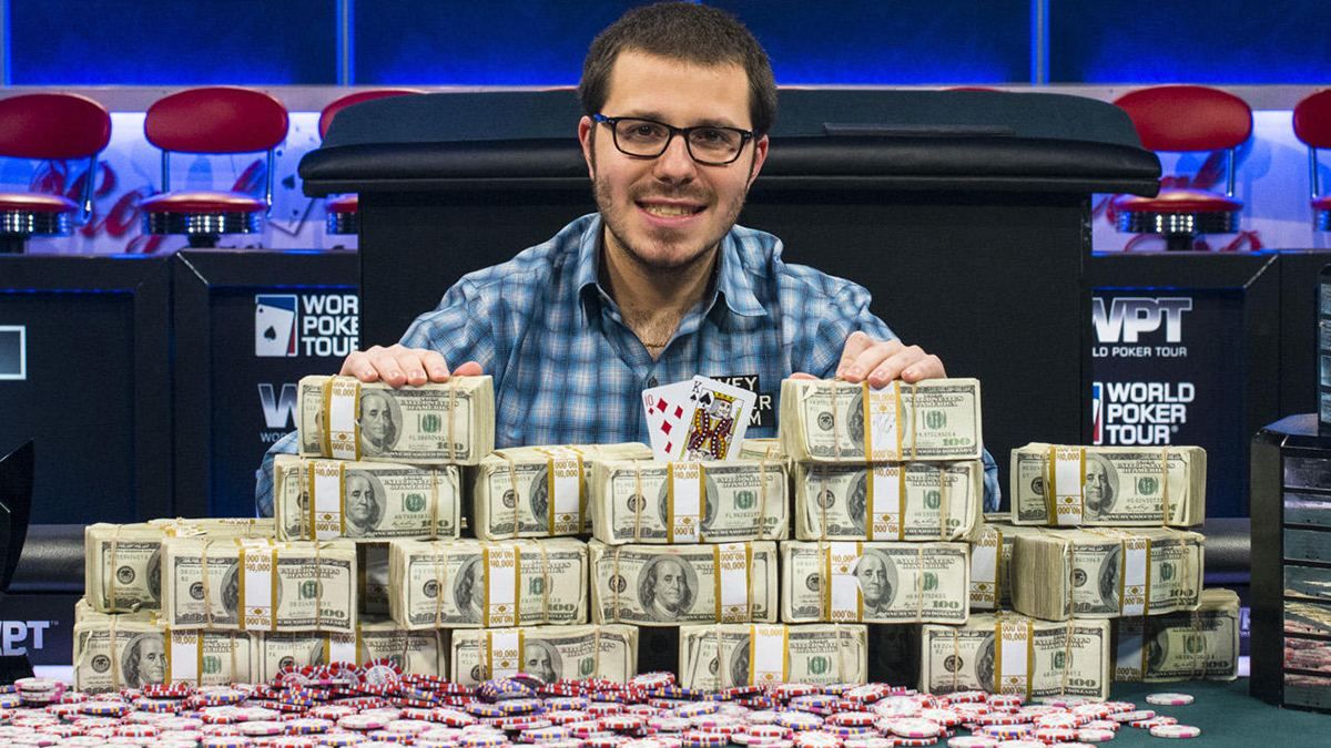 Зірка "живого" покеру виграв в інтернеті майже 500 000 доларів