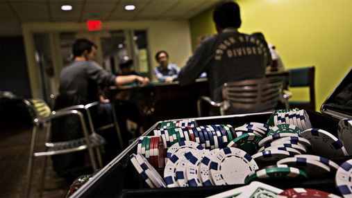 Покер в подполье: полиция охотится на нарушителей режима