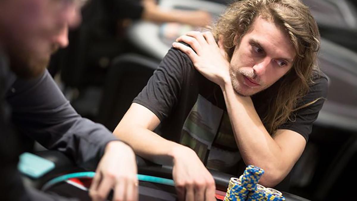 Мексиканець "втер носа" зіркам покеру і виграв майже 400 тисяч доларів 