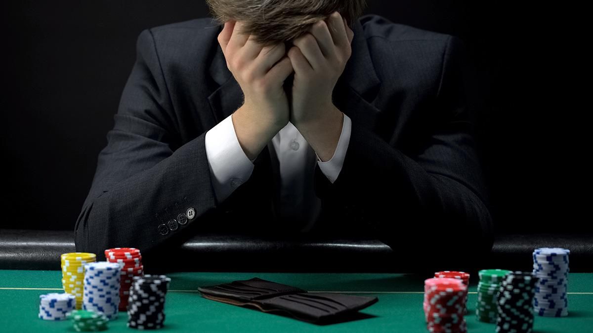 Чи варто кидати покер після тривалої смуги невдач: поради від експерта