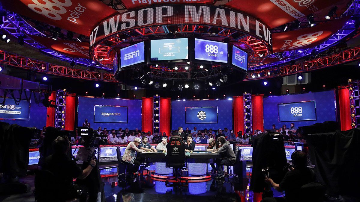 За фінальним столом чемпіонату світу зіграють покеристи із 9 різних країн