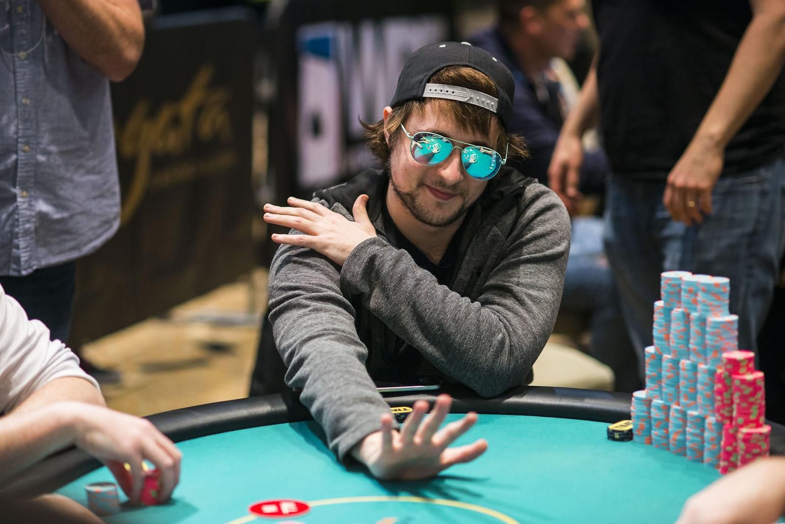 Геймер побореться за 1,5 мільйони доларів за покерним столом