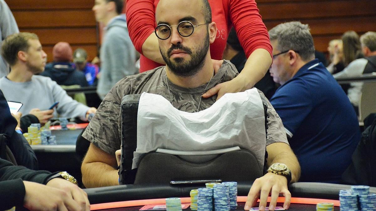 Самый успешный покерист в истории проиграл раздачу на 868 тысяч долларов