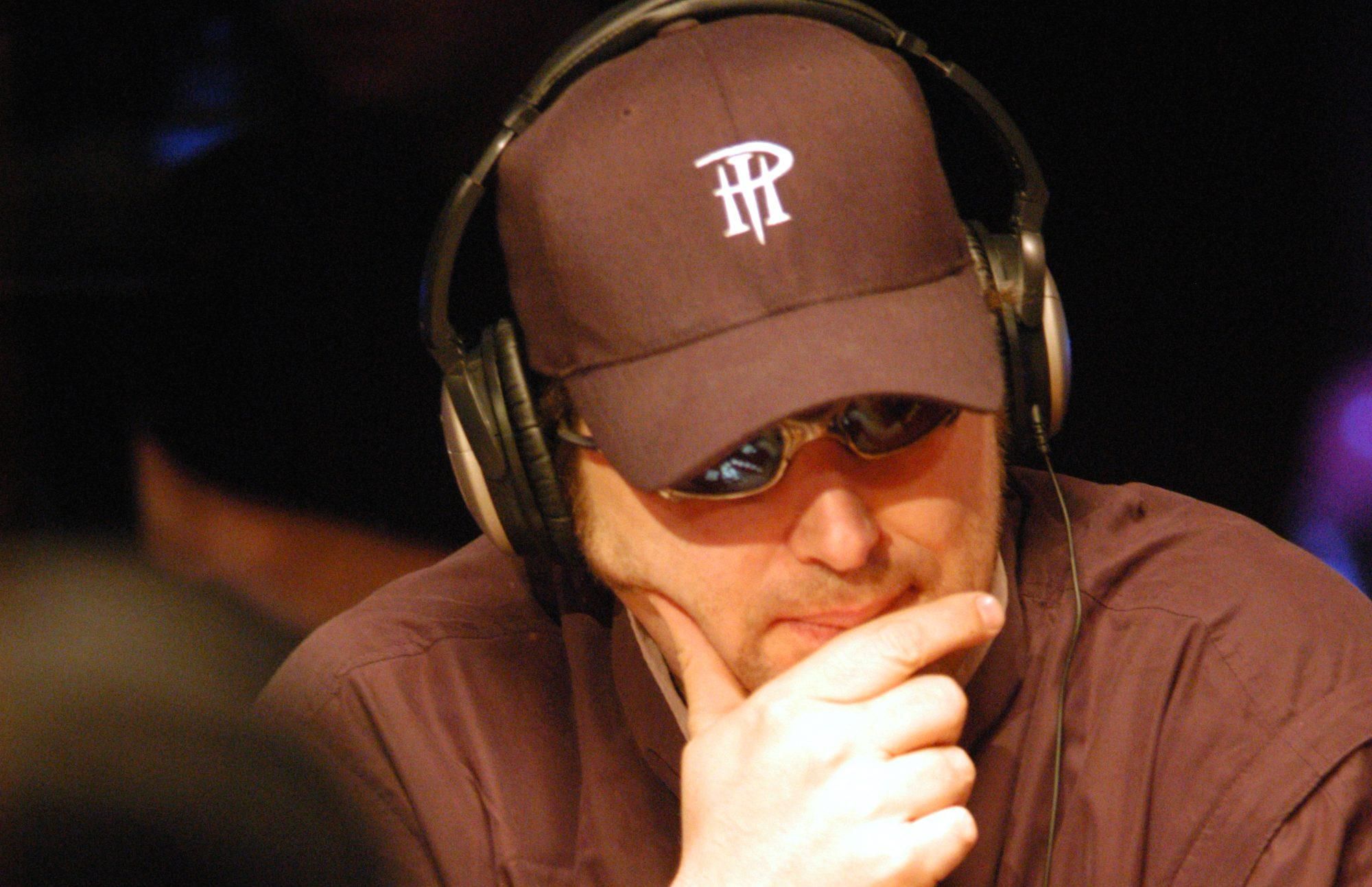 Легенду покера "кинули" на почти 2 млн долларов