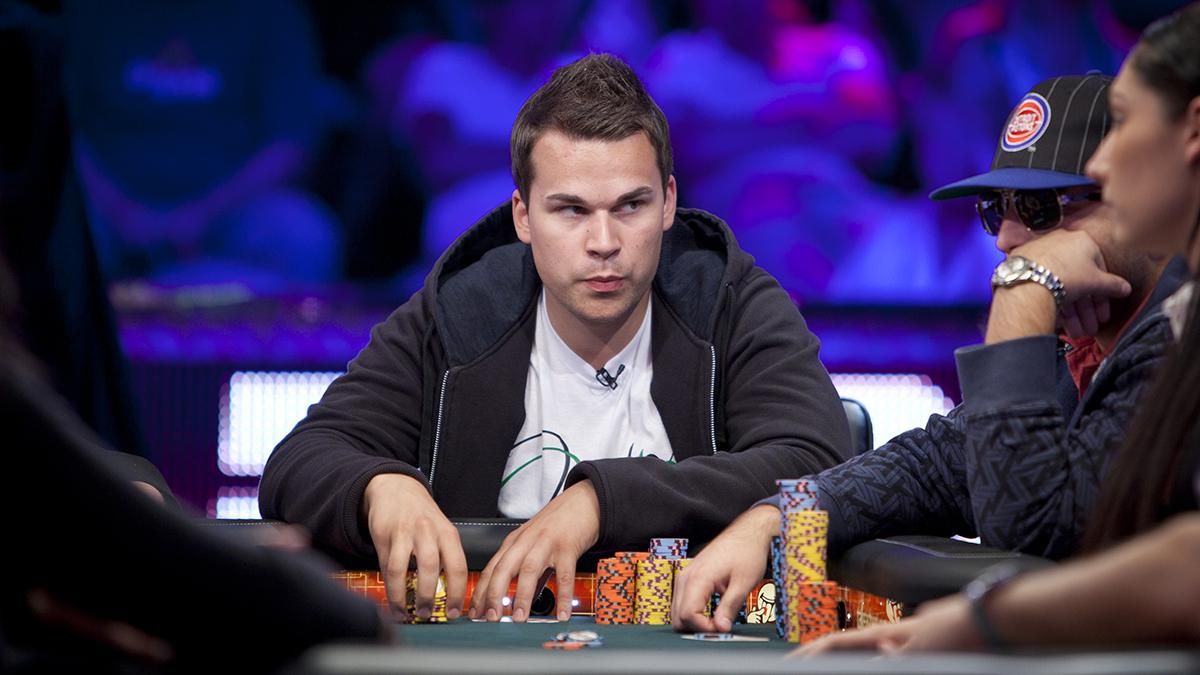 Финский игрок оформил покерный хет-трик за один день