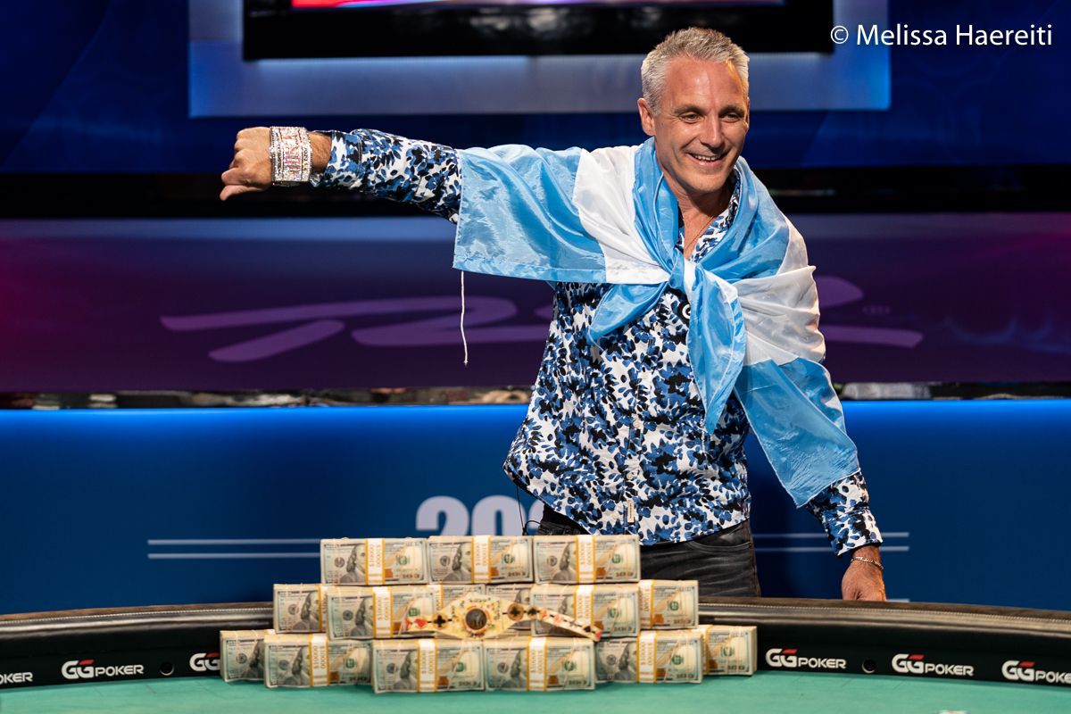 Чемпион мира по покеру заработал 300 тысяч долларов за вечер
