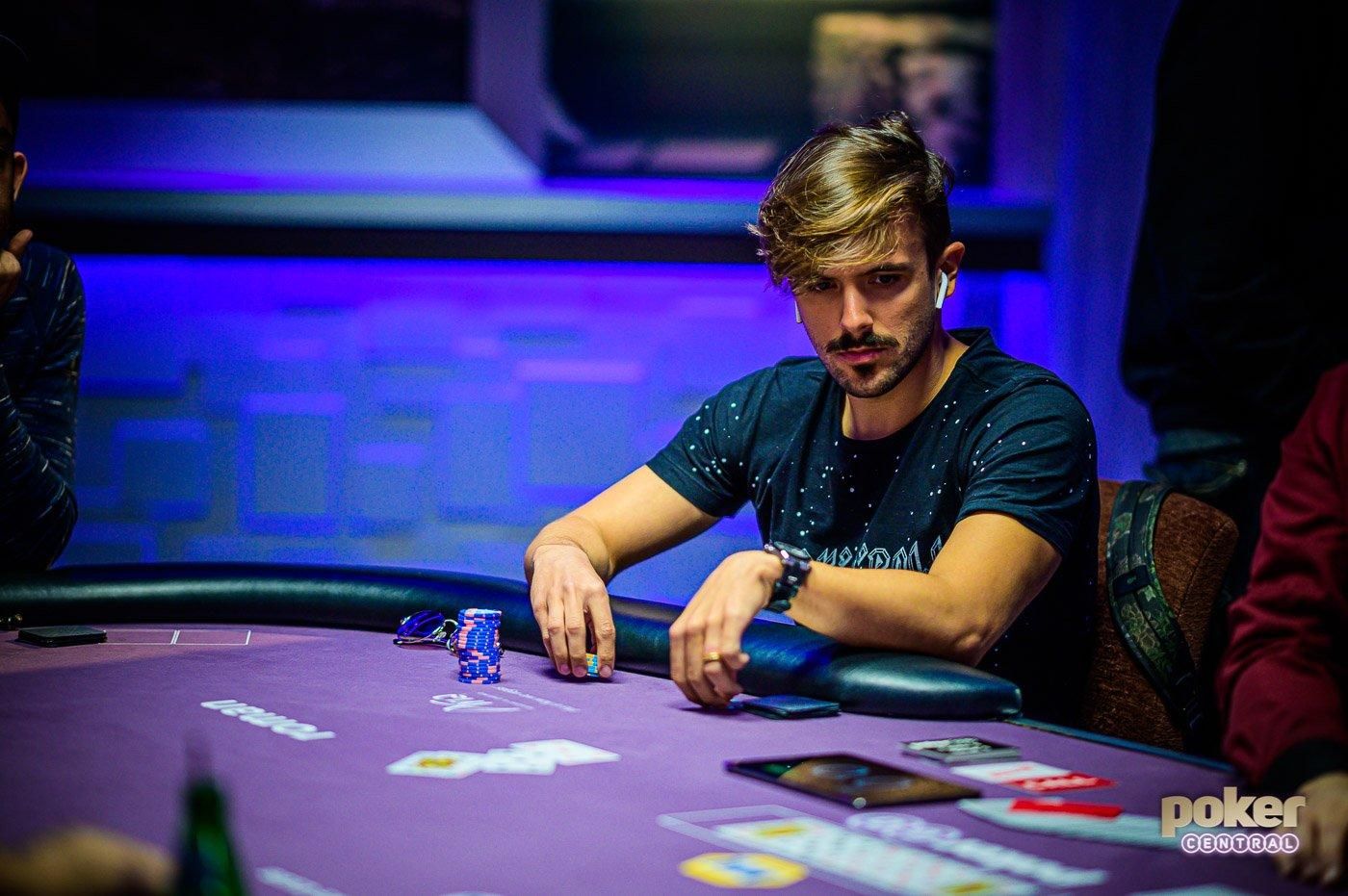 Бразилець "вижив" в компанії покерних "акул" і заробив 185 тисяч доларів