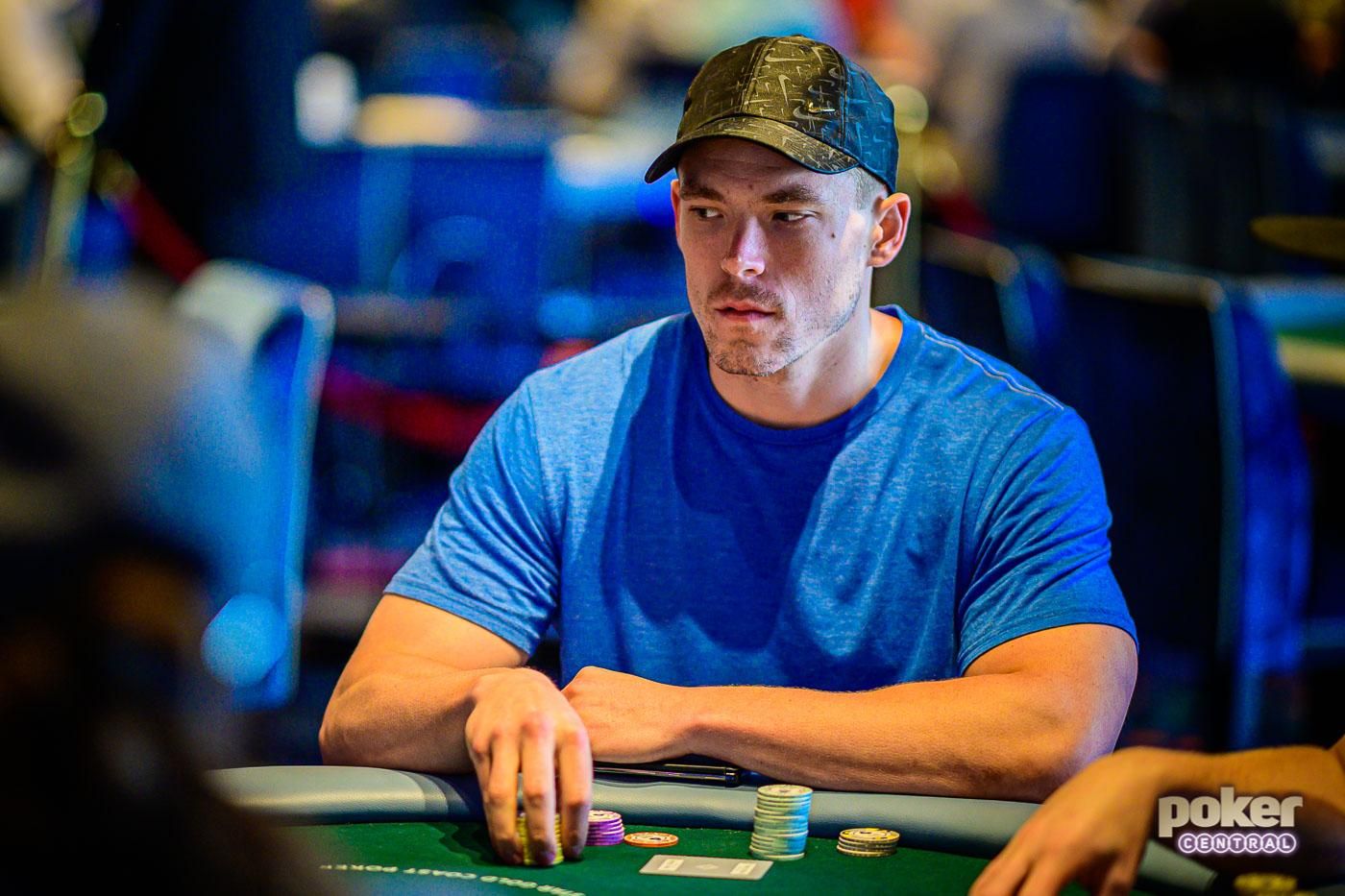 Бій гігантів: Алекс Фоксен виграв турнір зірок покеру