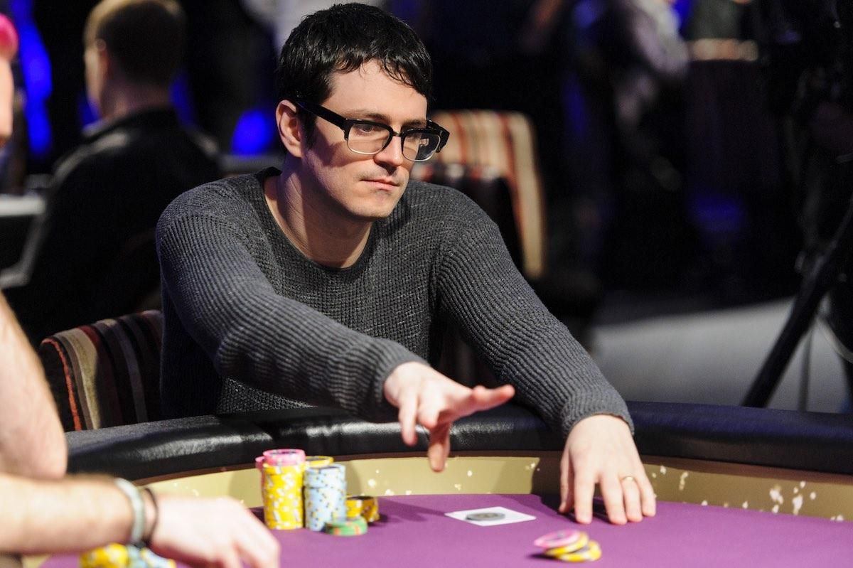 Американский покерист выиграл 78 тысяч долларов и сразу почти все проиграл