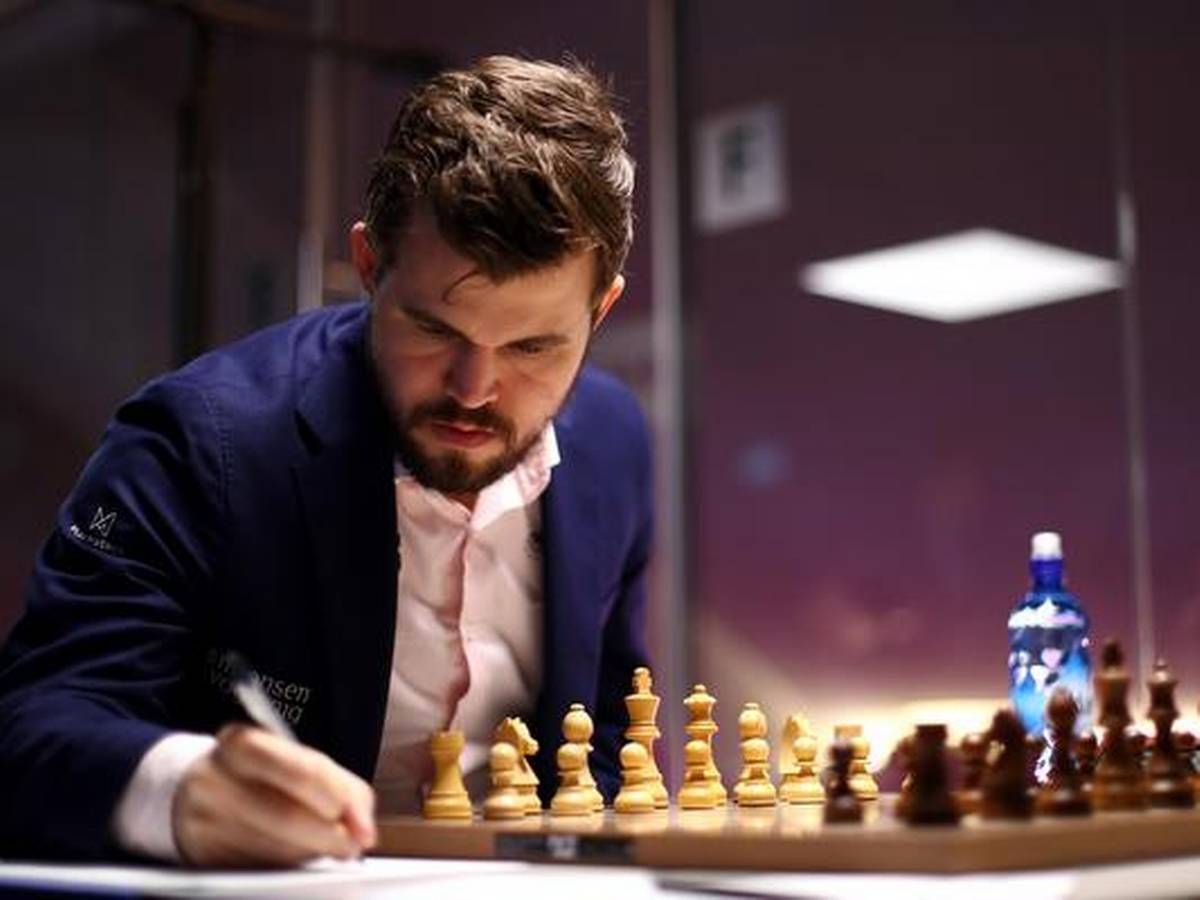Покеристи зіграють в шахи проти чемпіона світу