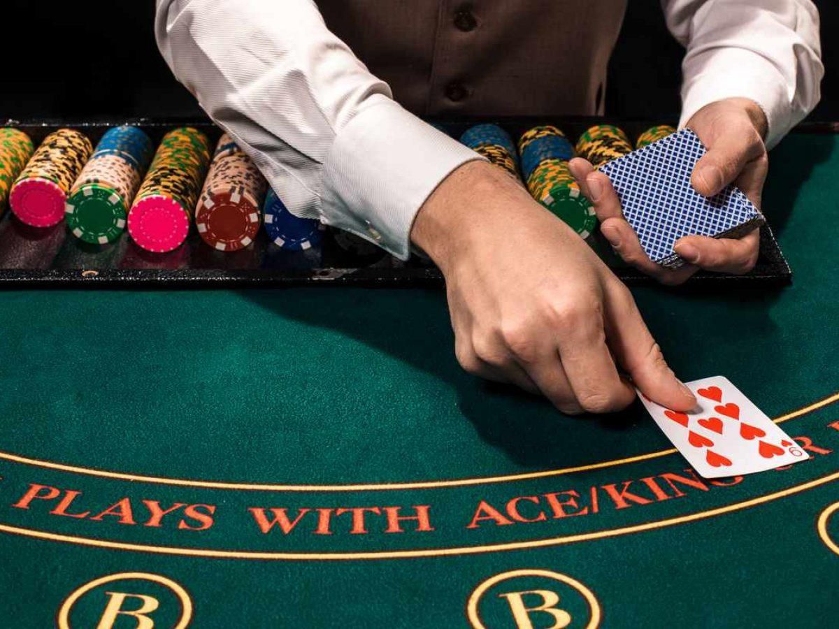 У Великобританії відкриють покерну академію
