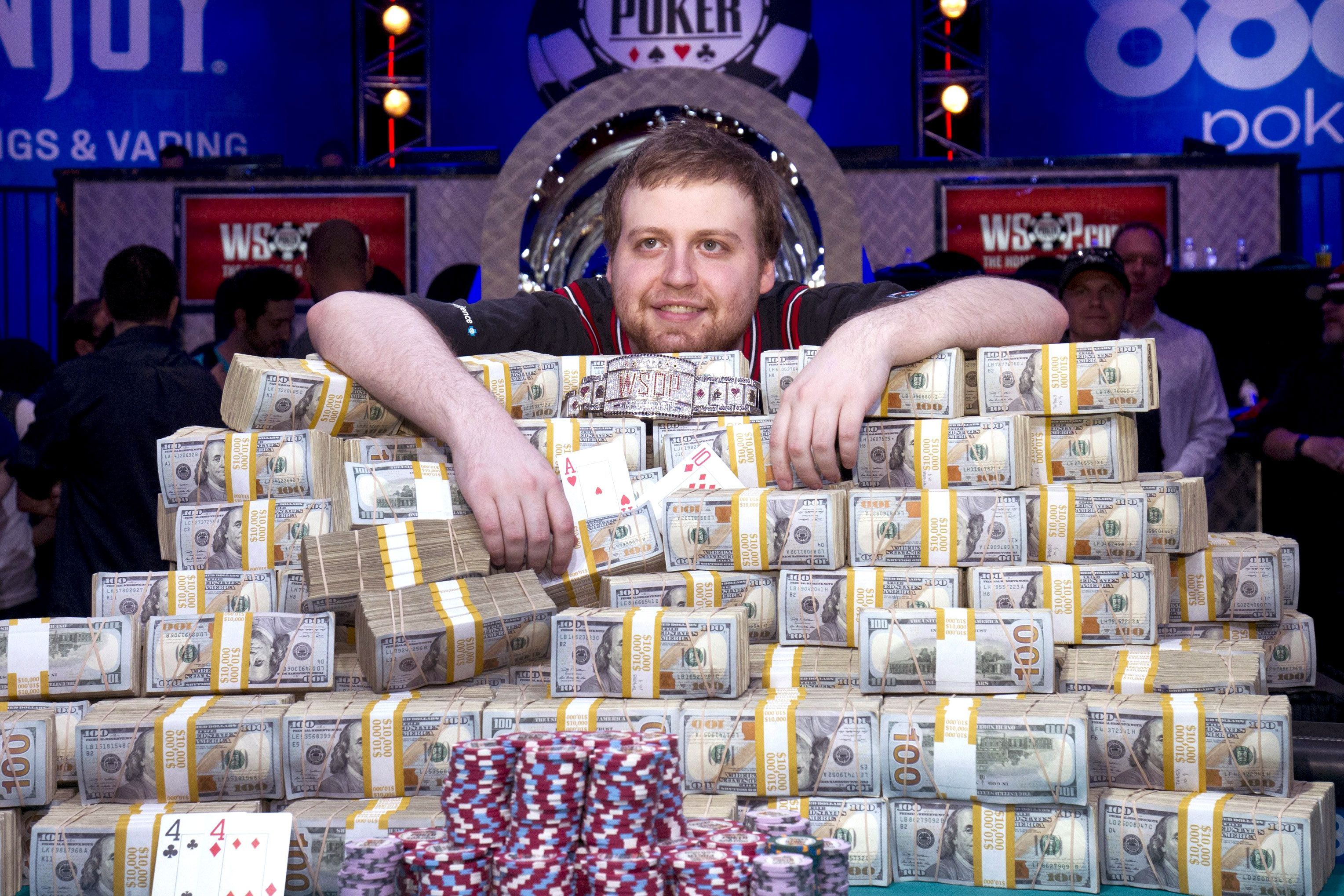Чемпіон світу з покеру виніс з казино більше півмільйона доларів - Покер