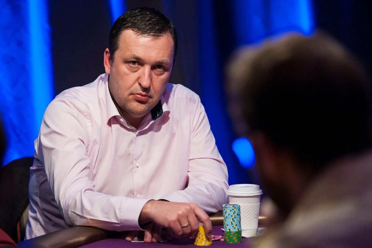 Екс-депутат Європарламенту виграв понад мільйон доларів у покерному турнірі - Покер