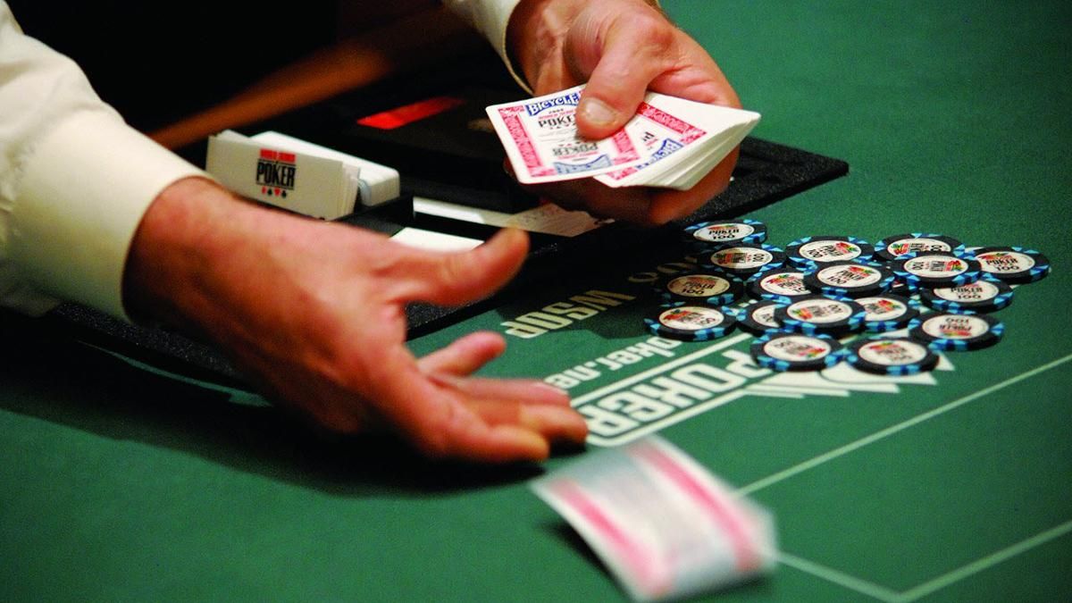 Дилер ледве не став співучасником злочину на Світовій серії покеру