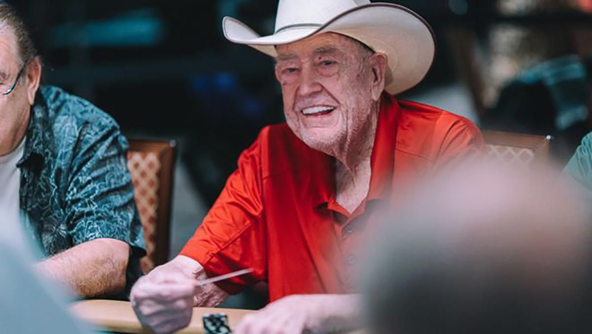 Дідусю не сидиться вдома: 88-річний Дойл Брансон повернувся в живий покер