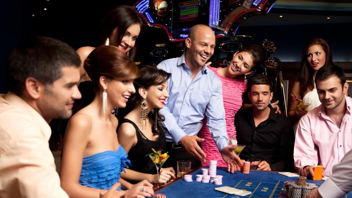 Гра, яка об'єднує мільйони: 1 листопада святкують всесвітній день покеру - Покер