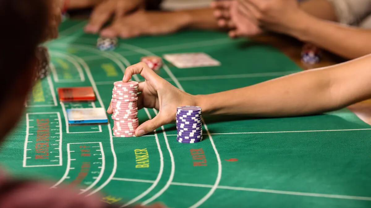 Советы профессионала: как не опозориться на первом офлайн-турнире по покеру - Покер