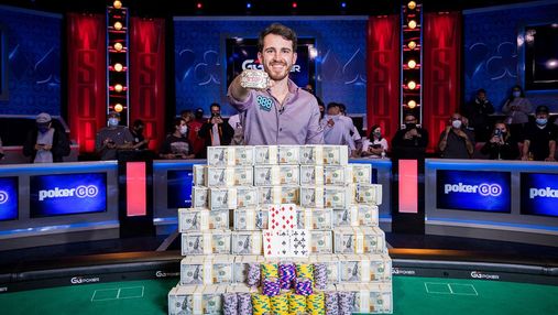 Мільйони доларів і гора трофеїв: найяскравіші покеристи 2021 року