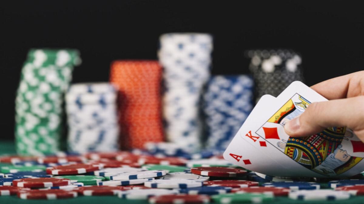 Рекордний стек в онлайн-покері: з якою сумою грошей гравець сів за стіл - Покер