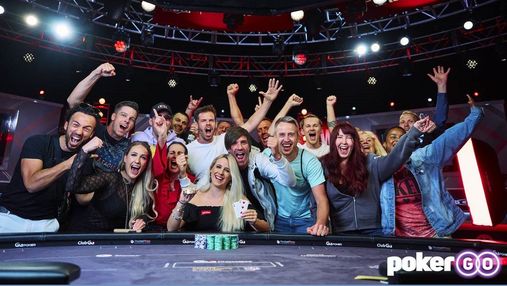 Підкорили Лас-Вегас не тільки красою: на Світовій серії покеру завершився жіночий турнір – фото