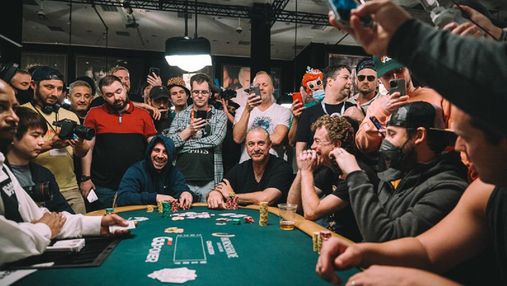 Запалює у Лас-Вегасі: українець Артем Сугак продовжує боротися за титул чемпіона світу з покеру