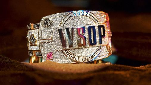 Унікальність Main Event WSOP 2022 року: найгарніший браслет і 10 гравців за фінальним столом