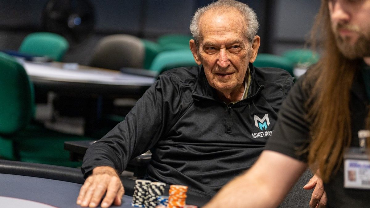 100-летний покерист Юджин Калден