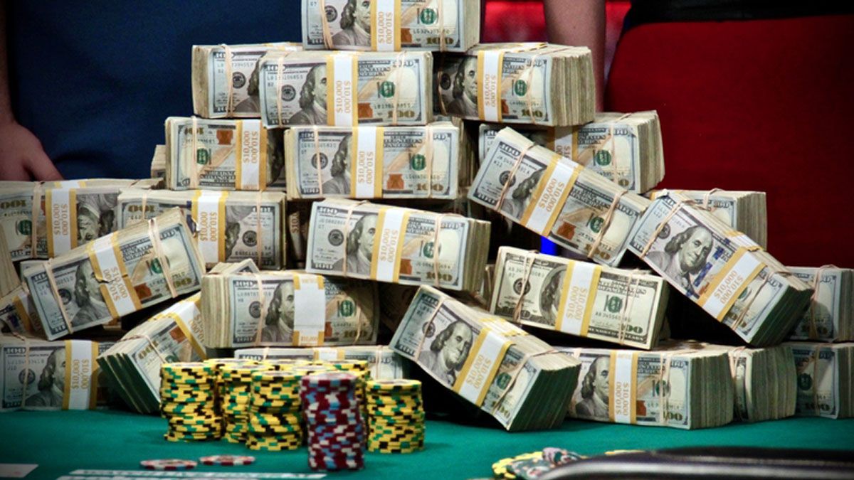 Призові за перемогу у покерному турнірі