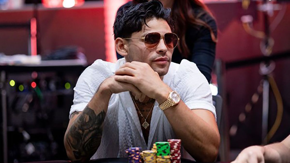 Раян Гарсія за покерним столом