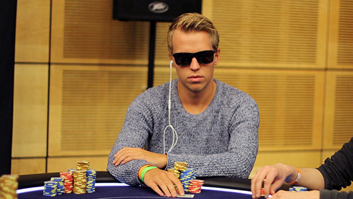 Этот покерный ник ужасает соперников: легендарный "CDarwin2" выиграл свой седьмой титул на SCOOP - Покер