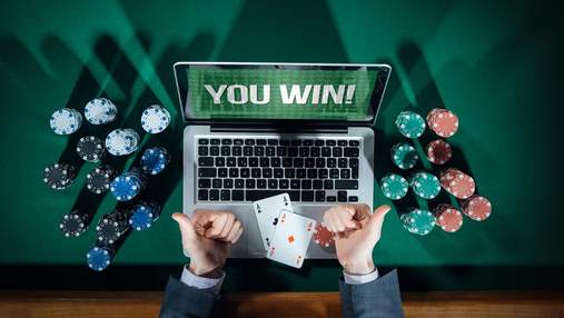 Украинец заработал 850 тысяч гривен, переиграв в покер почти 2 тысячи соперников